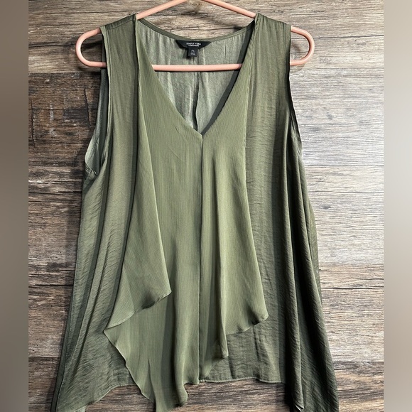 Simply Vera Vera Wang V-Neck Olive Tank Top - Picture 1 of 6